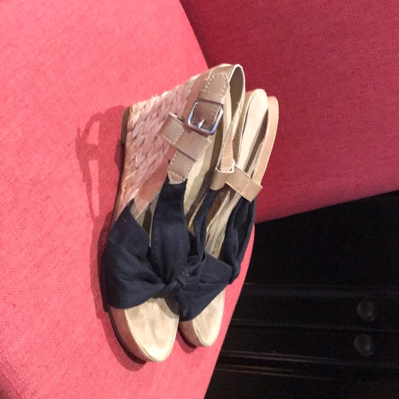 Nine West Wedges - Picture 2 of 4
